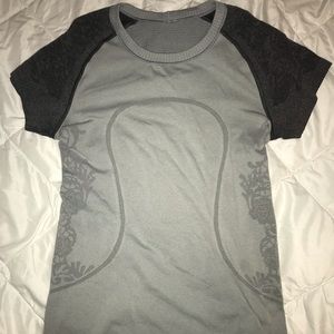 Lululemon floral two tone grey swiftly tech top